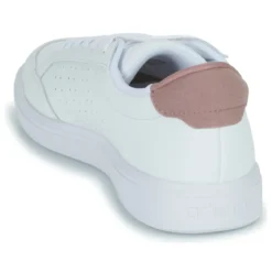 adidas Nova court
