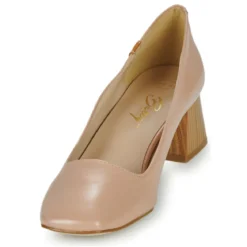 Betty London CLAUDIE