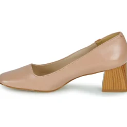 Betty London CLAUDIE