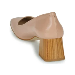 Betty London CLAUDIE