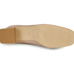 Betty London CLAUDIE