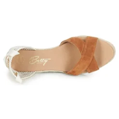 Betty London IDILE