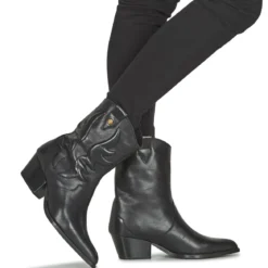 Betty London LOVALI