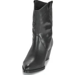 Betty London LOVALI