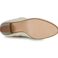 Betty London OISINE