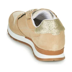 Betty London ZELLIE