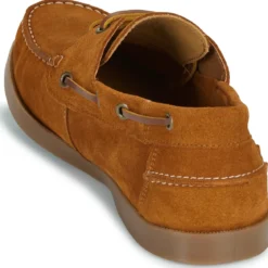 Casual Attitude REVORO