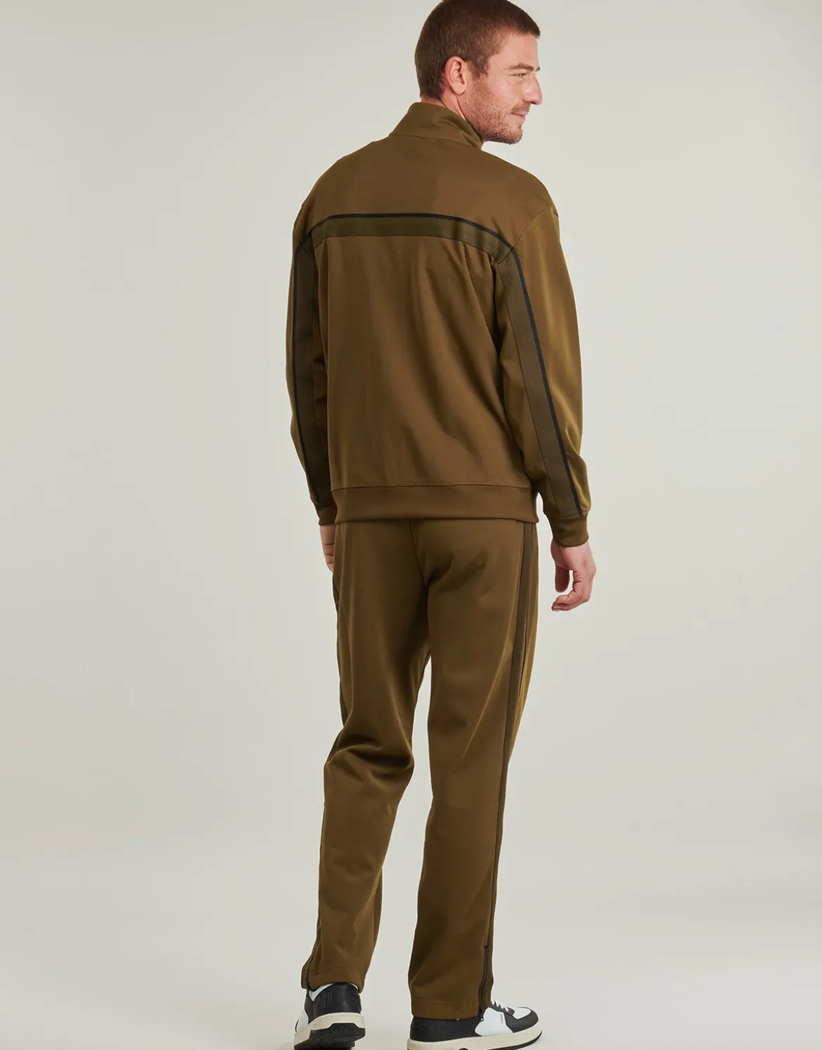 Jakker HUGO