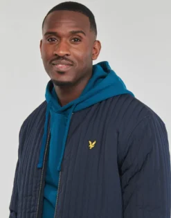 Jakker Lyle & Scott