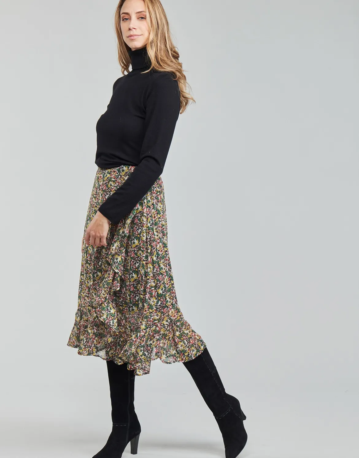 Mellemlange nederdele Betty London