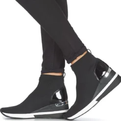 MICHAEL Michael Kors Skyler