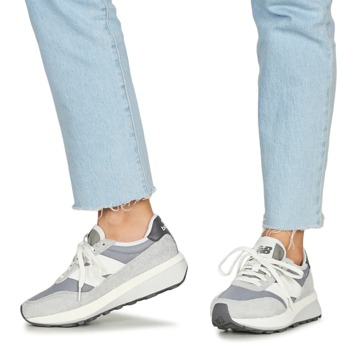New Balance 370