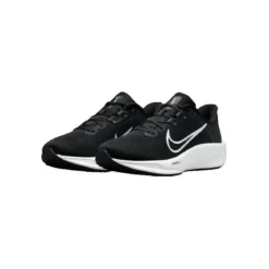 Nike Quest
