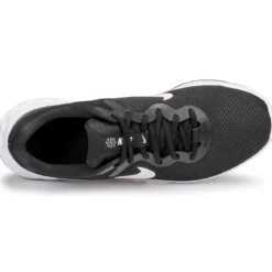 Nike Revolution 6