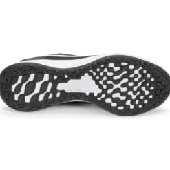 Nike Revolution 6
