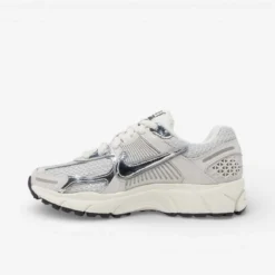 Nike Zoom Vomero 5 Photon Dust