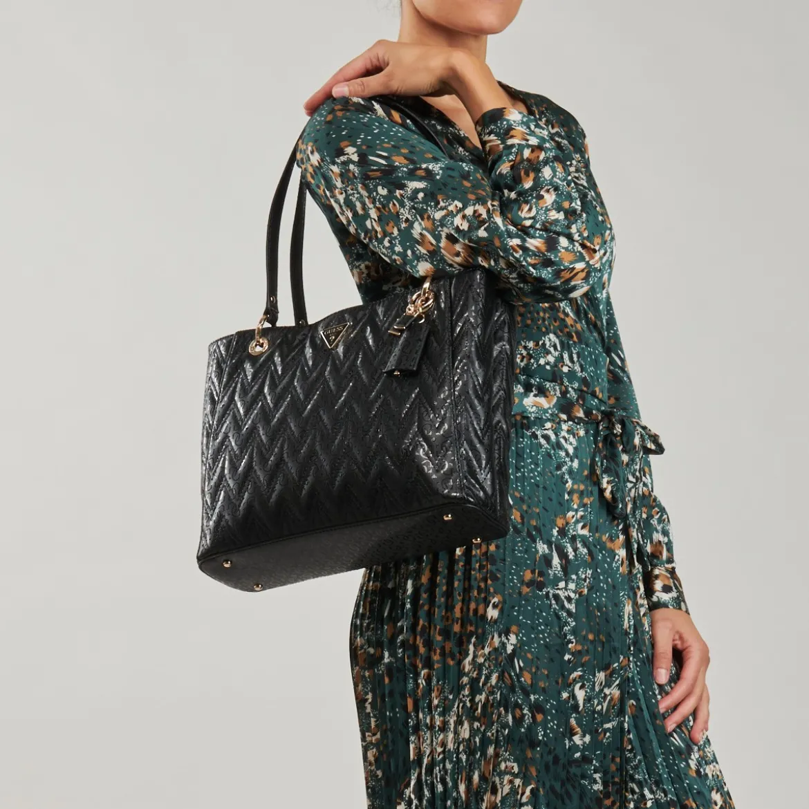 Shopping Guess
