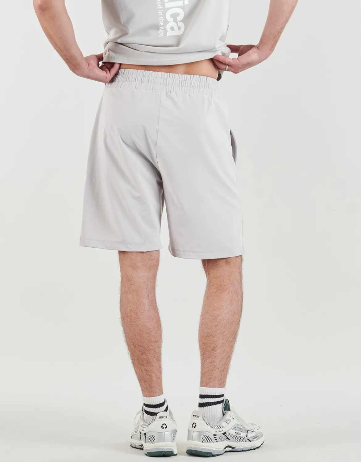 Shorts Helvetica