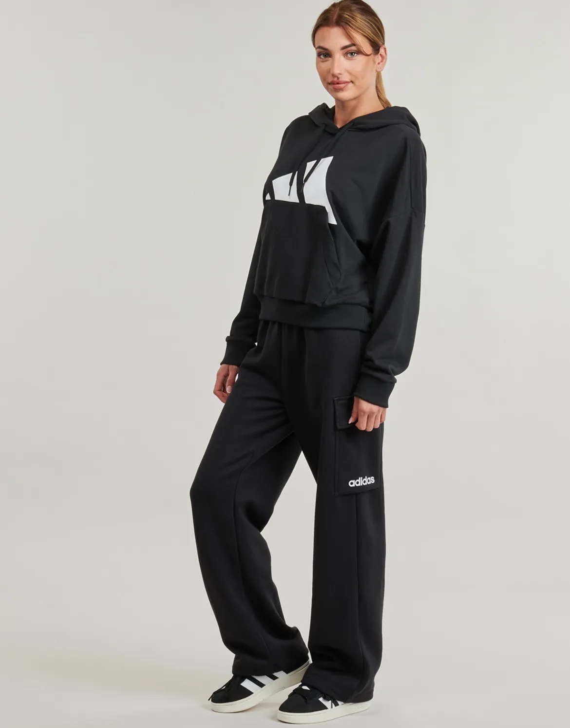 Sweatshirts m. hætte adidas