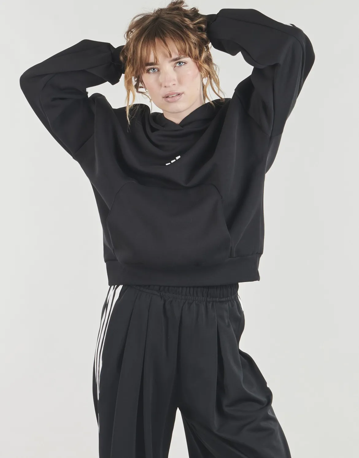 Sweatshirts m. hætte adidas