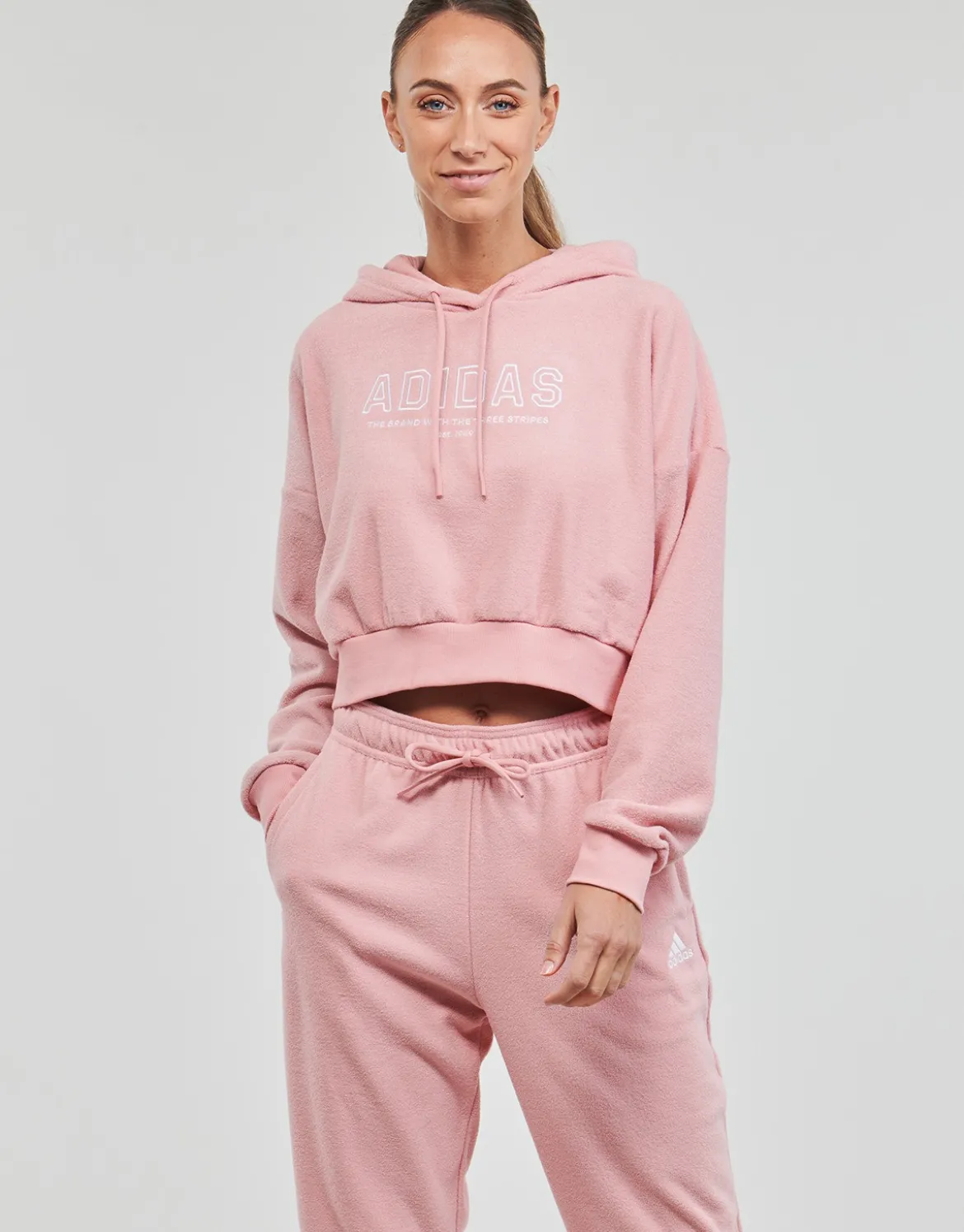 Sweatshirts m. hætte adidas