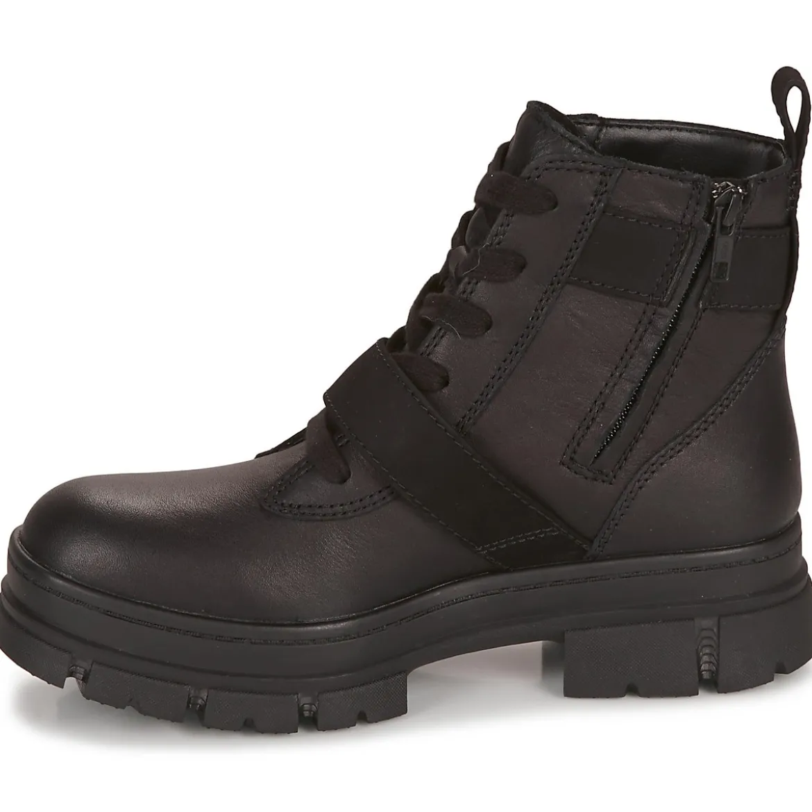 UGG ASHTON LACE UP