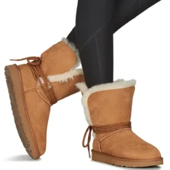 UGG bailey