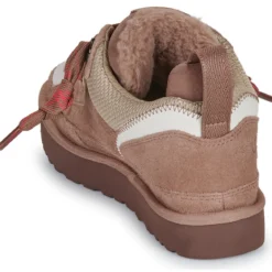 UGG LOWMEL