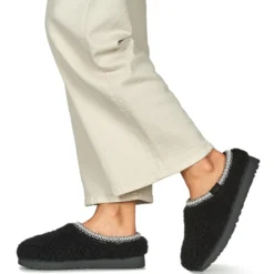 UGG TASMAN