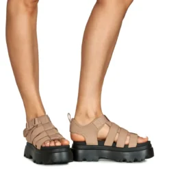 UGG W CORA