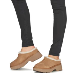 UGG W NEW HEIGHTS COZY CLOG