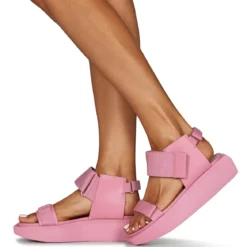 United nude WA LO