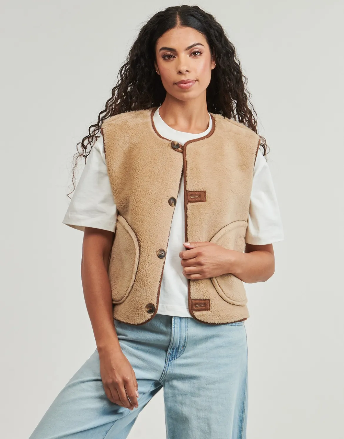 Veste / Cardigans Only