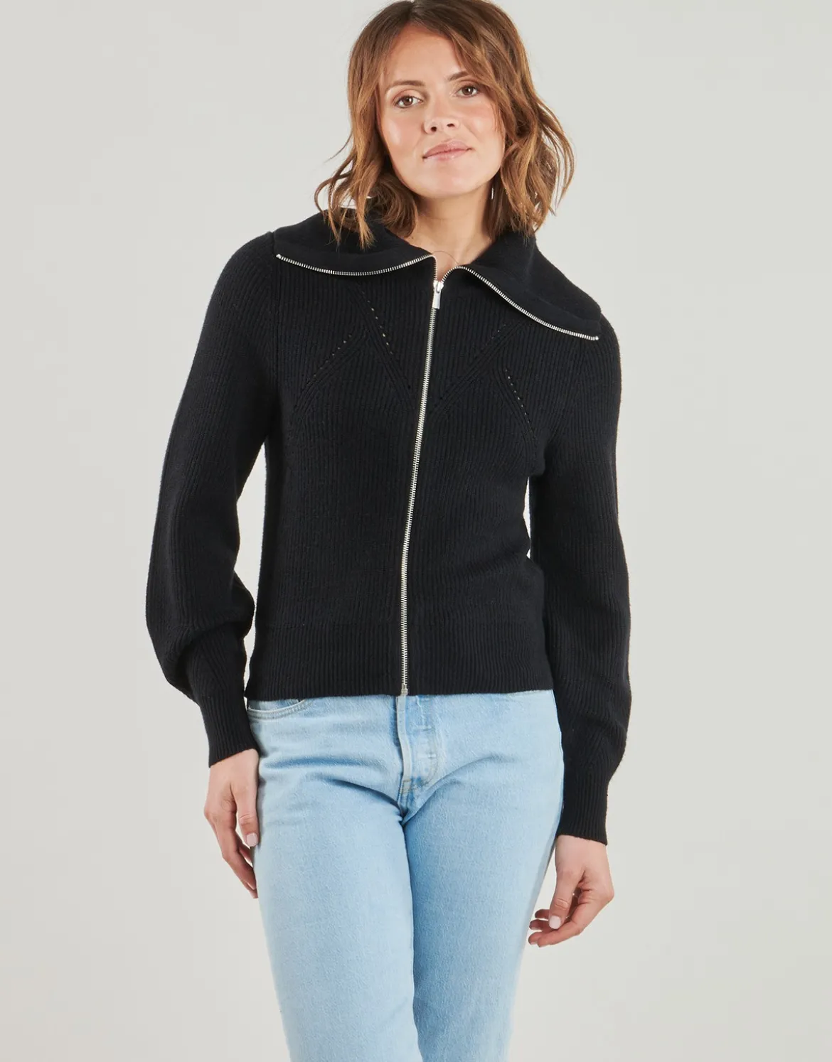 Veste / Cardigans Only