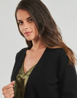 Veste / Cardigans Vila