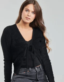 Veste / Cardigans Yurban